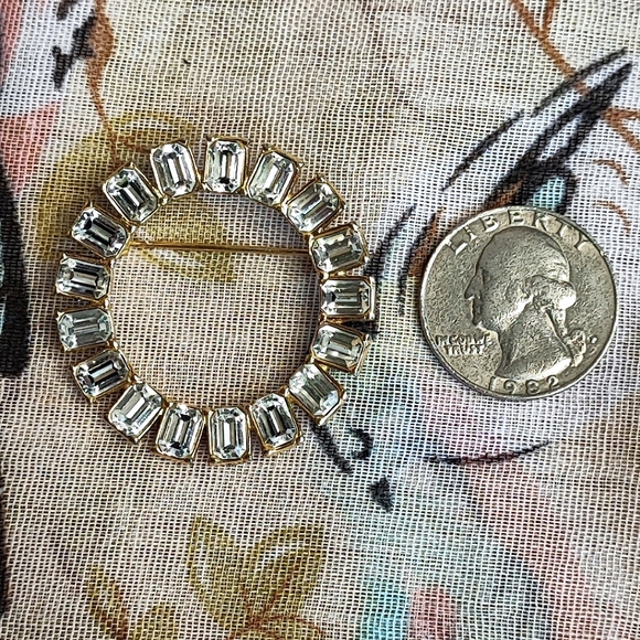 Clear Thick Baguette Gold Tone Signed Unisex Vintage Clear Rhinestones Brooch - Picture 3 of 8